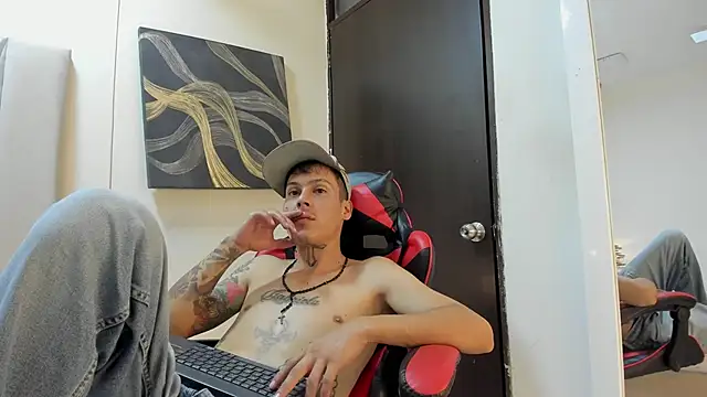 Ethan_Wolfe: απευθείας συνομιλία ΧΧΧ