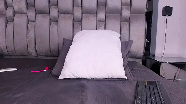 REINA_ADAHARA Chat XXX in diretta