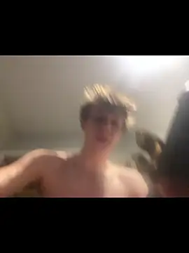 yourwhiteboy1's Live XXX Chat