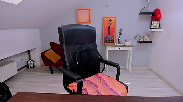 دردشة LollaGirl الجنسية المباشرة