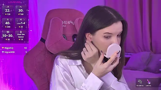 AgataWillis Adlı Modelin Canlı XXX Sohbeti