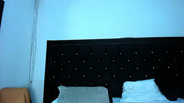 NohaDrake's Live XXX Chat