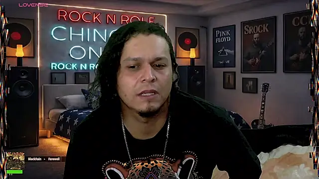 chino_roz Show in webcam