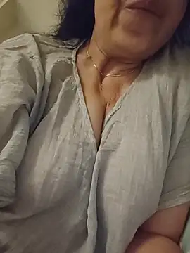 Chat XXX en directo de NakedMILFx