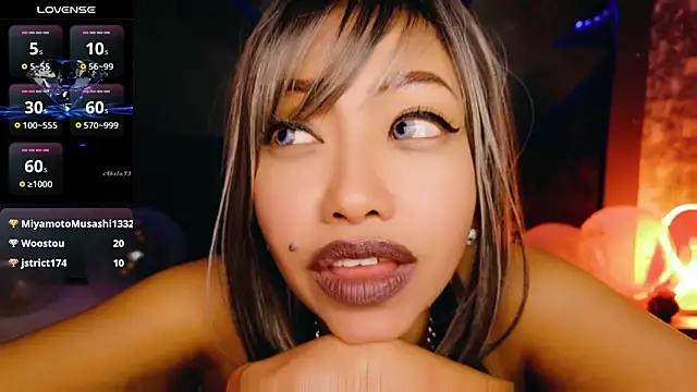 ElyaQuinn 即時 XXX 聊天