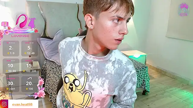 دردشة EVAN_TAY الجنسية المباشرة