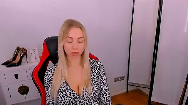 MargaritaRose Adlı Modelin Canlı XXX Sohbeti