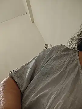 NakedMILFxのライブXXXチャット