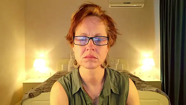 LioraWeiss' Live XXX Chat