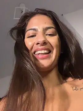 chicachocolate01: διαδικτυακό σόου στην κάμερα