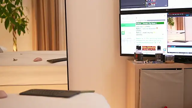 DoviaClaire 现场XXX聊天