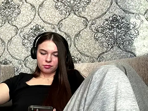 AkikoAnkrom Webcam Show