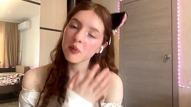 MillyHowden Chat XXX in diretta