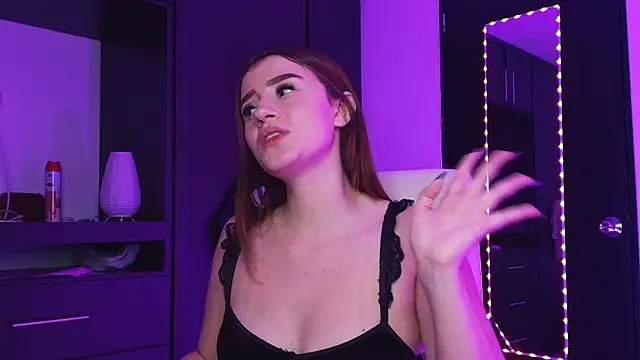 TinaJonnes_ élő XXX-chatje