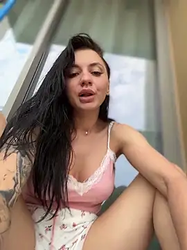 دردشة JulliaVegas الجنسية المباشرة