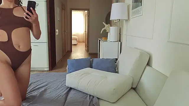 KristineEsme 即時 XXX 聊天