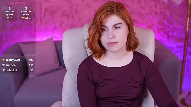 دردشة GingerPinky الجنسية المباشرة