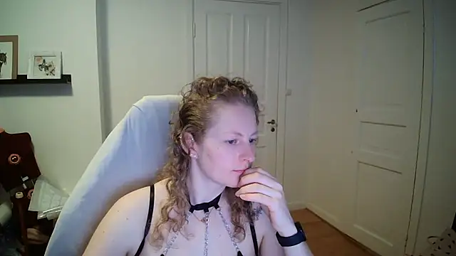 Girlnina-1995 – Naživo XXX chat