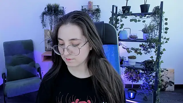 VirtuallVoyant élő XXX-chatje