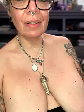 dieseldame1313's Webcam Show