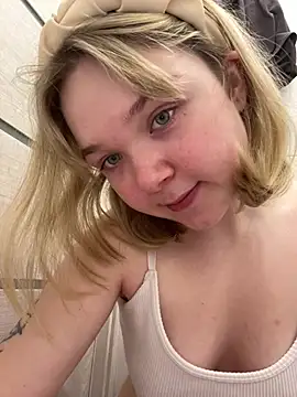 KeLsi_MoRRoe_'s Live XXX Chat