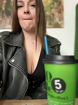 CrazyToriのライブXXXチャット