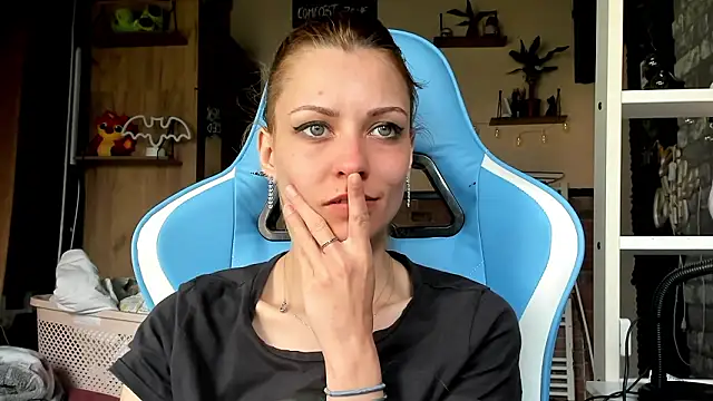 XXX chat uživo modela karo123421