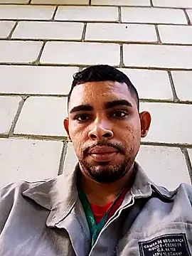 hugoafricano Show in webcam