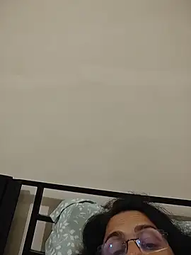 NakedMILFx 即時 XXX 聊天