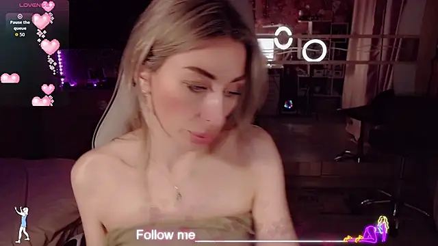 Онлайн чат XXX AnnieGOld_