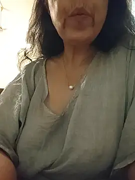 NakedMILFx 即時 XXX 聊天