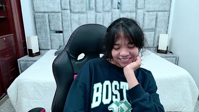 Chatroom XXX en direct de laureentt_