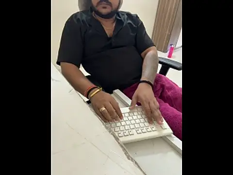 XXX chat uživo modela FlirtyxBoy