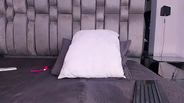 REINA_ADAHARAのライブXXXチャット