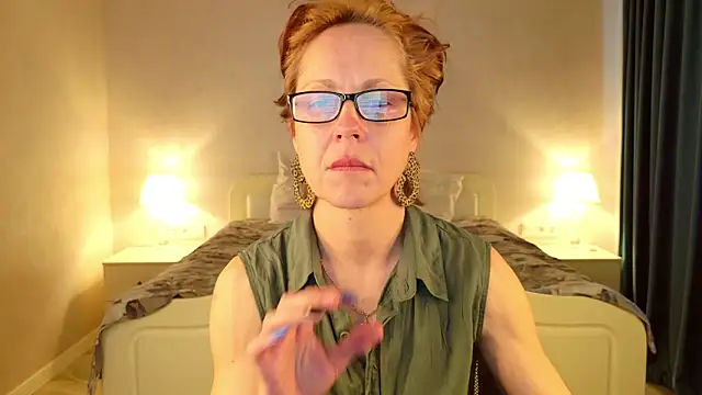 LioraWeiss: онлайн-секс-чат