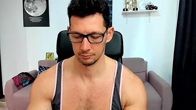 BrutusK08 网络视讯表演