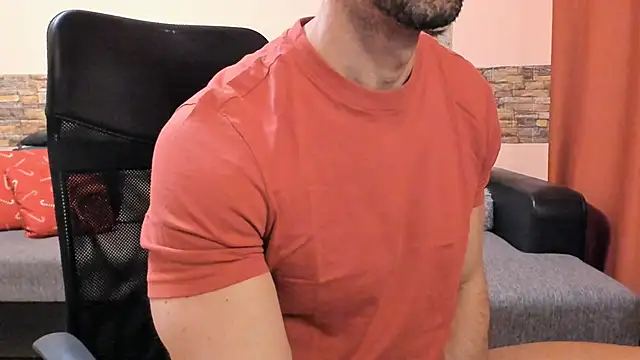 HotHunkTrainer – Naživo XXX chat