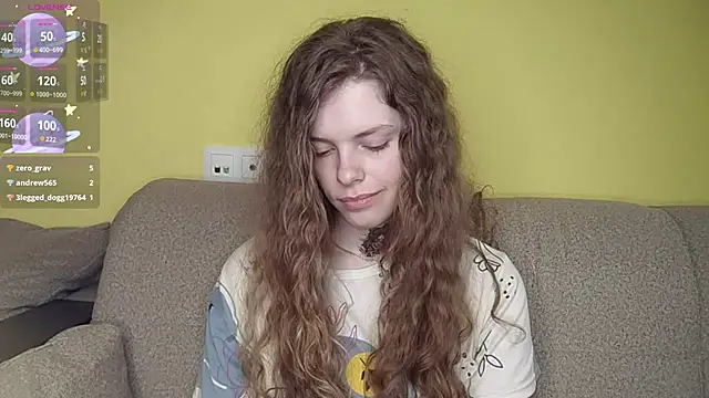 Chatroom XXX en direct de RayaNenlia