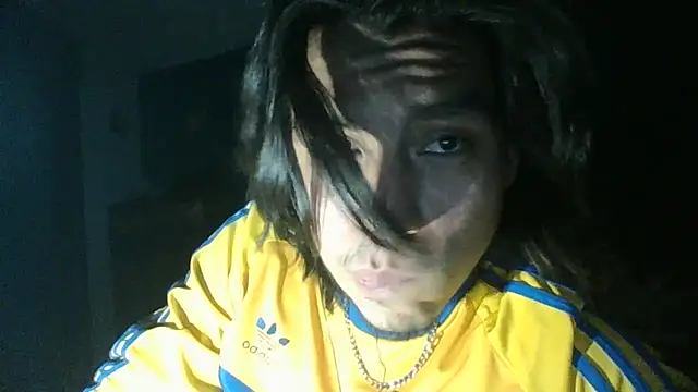 AlexAlejandro13のライブXXXチャット