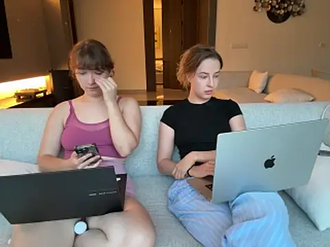 Nura_n_Sarah 在線直播表演