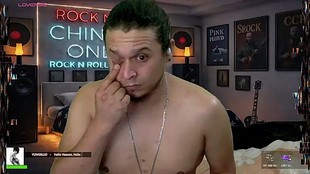 chino_roz Show Webcam