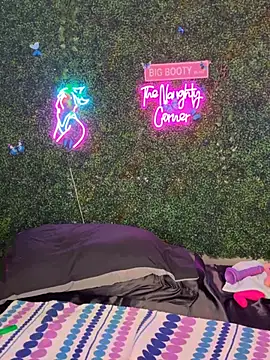 RenaThickAss' Webcam Show