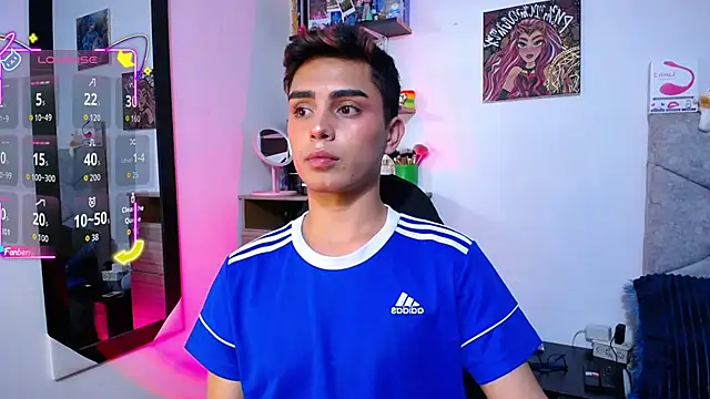 OwenBluee Show Webcam