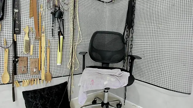 BDSM_MEDUZA Chat XXX in diretta