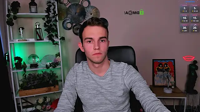 astren_villo Adlı Modelin Canlı XXX Sohbeti