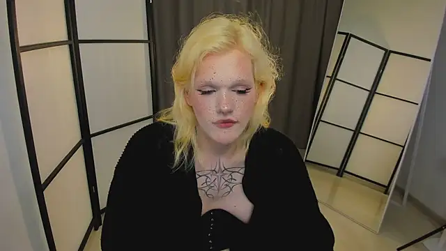 Lollita_Morgan Adlı Modelin Canlı XXX Sohbeti