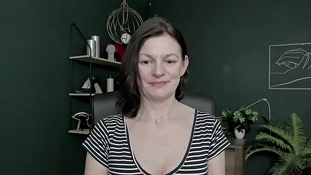 VivianWILD Chat XXX in diretta