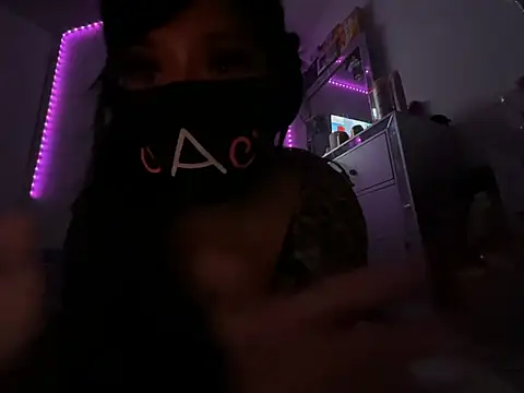 Onlypawzz Chat XXX in diretta