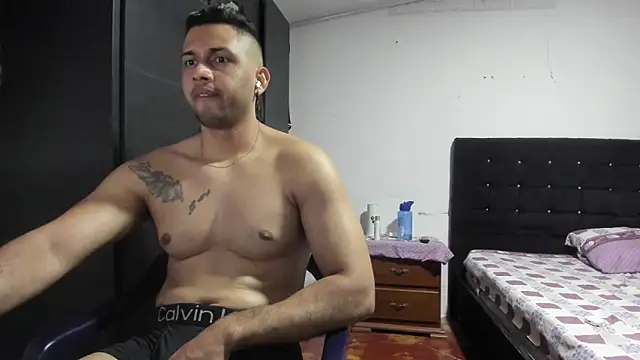 Ryan_xc1 Chat XXX in diretta