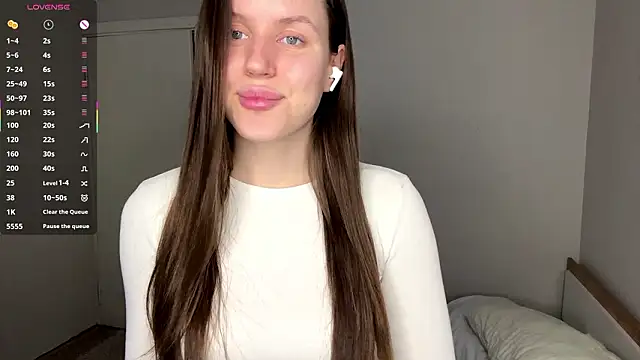 SanoraVillnave 即時 XXX 聊天